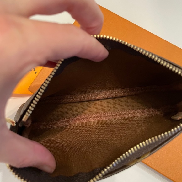 Mini pochette accessoires in monogram canvas - Picture 3 of 11